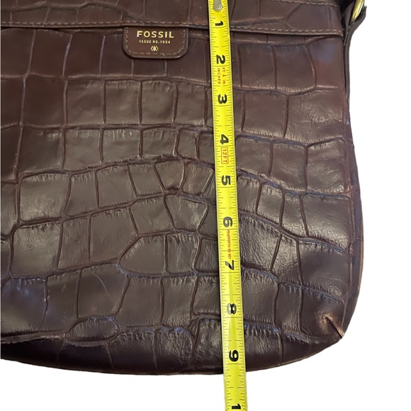 Fossil Alligator skin brown crossbody 10” x 9” - Picture 3 of 10